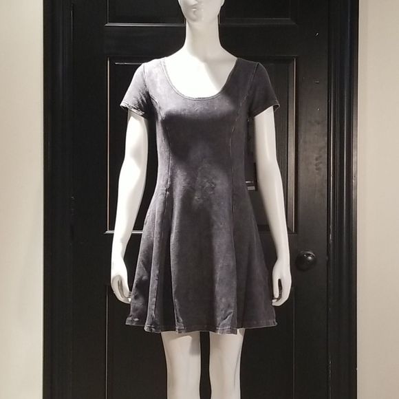 Forever 21 Dresses & Skirts - Forever 21 Oil Wash Skater Dress